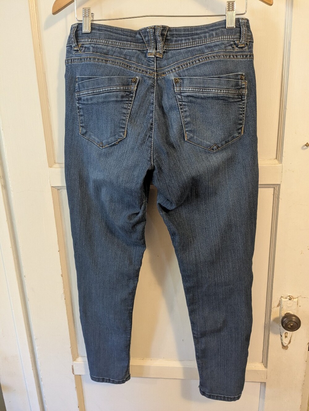 *Democracy Women's Blue Ankle "Ab"solution jeans, size 8 - Picture 3 of 4